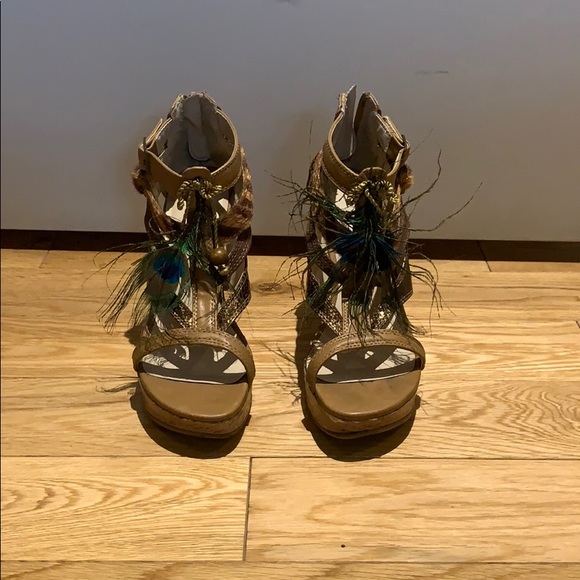 Tan wedges - Picture 2 of 3